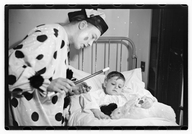 Harry W. Syer magician at Children's Hospital