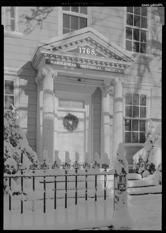 Marblehead, Lee Mansion, doorway, snow