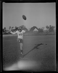 Football 1941, Erkki Mackey kicking football