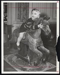 Early American Hobby horse is ridden Sean Cronin, 2 1/2
