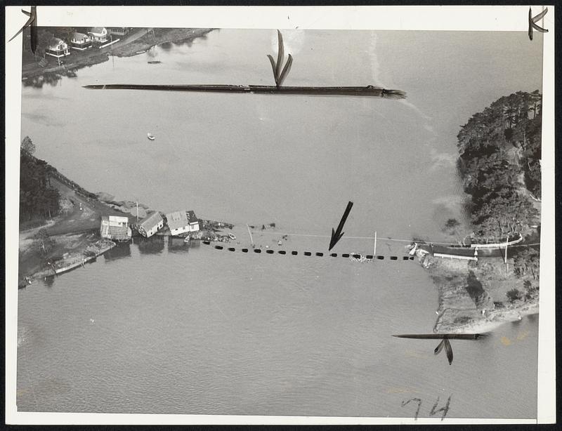 Houss toppled from their foundations into the sea at O nset, and a highway became submerged by a "tidal wave in the hurricane today. Dotted line shows wh ere highway is located, near the gateway to Cape Cod.