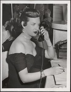 Ex-GI starts new job as lady receptionist