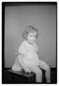 Collier Mrs. & 2 children