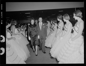 Jackie & JFK walk past Kennedy girls during Senate campaign