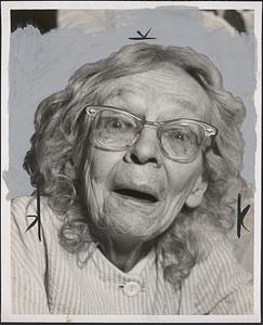 Old woman swindled