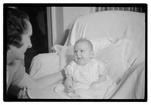 Collier Mrs. & 2 children