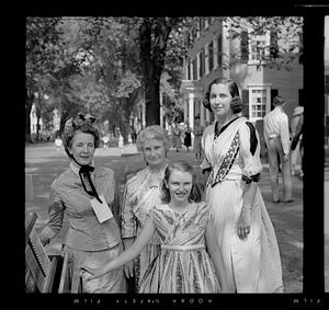 Four women, Chestnut Street Day