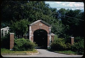 Bowen Gate, Tufts College
