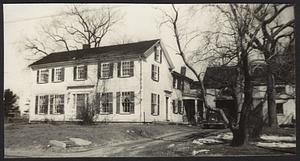 Washburn/Morse/Perry House, built c. 1820, 203 Pond Street