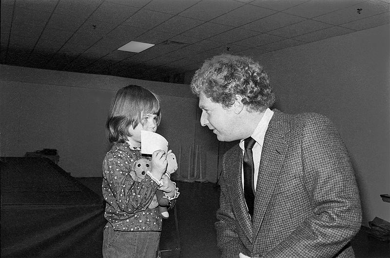 Mayor Pressman and young girl