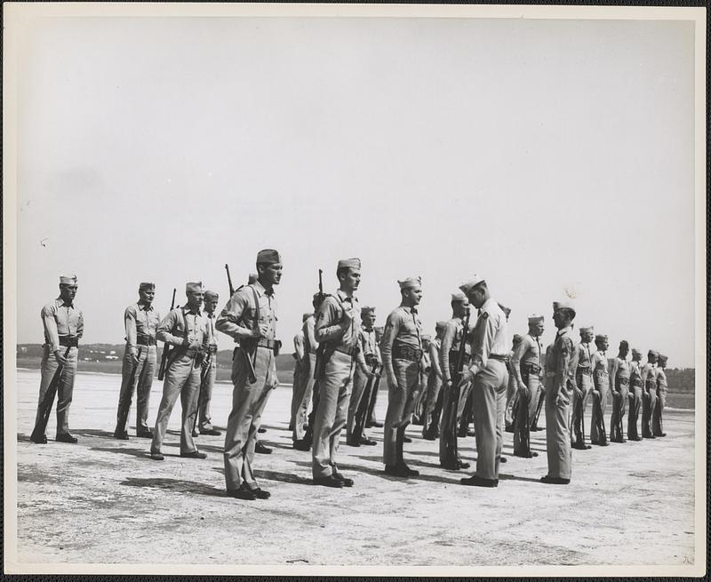 1st Lieutenant Michael D. Harvath of Atlanta, Georgia, inspects the ...