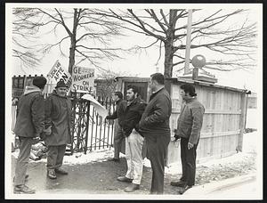 Strikers at G.E. Plant in Lynn