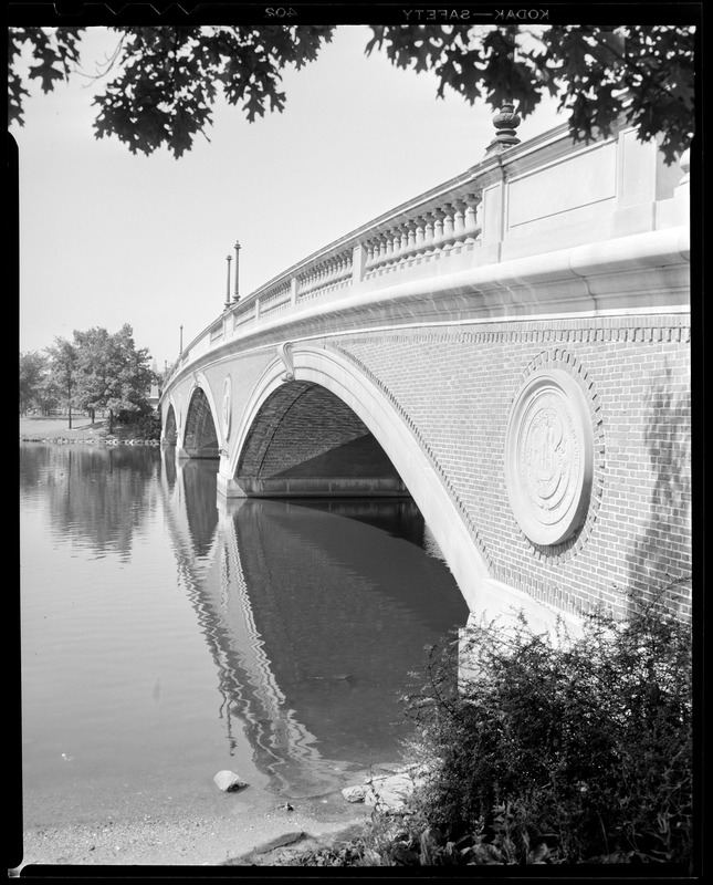 Bridge over Charles at Harvard