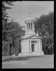 Cemetery (Monument), 5-5, Ralph Huntington White - big tomb, 1906-1938