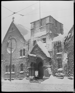 Pilgrim Congregational Church in the snow