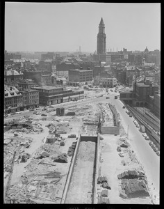 Central Artery under construction showing Custom House