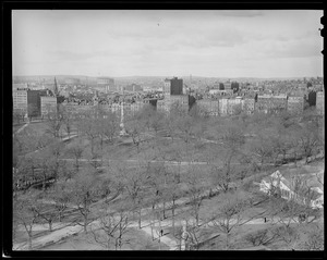 View across Common toward Beacon Street showing Soldiers & Sailors Monument