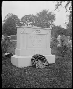 Monument for Roxbury Lodge no. 211 of the I.O.O.F.