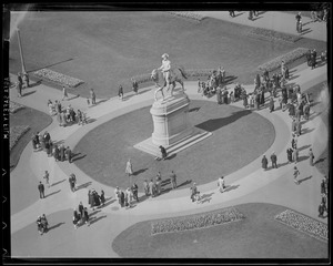 Public Garden: Washington Statue