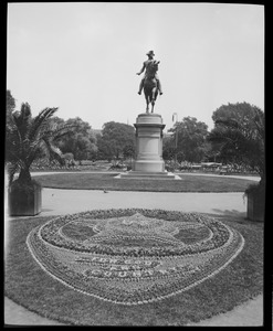 Public Garden: George Washington