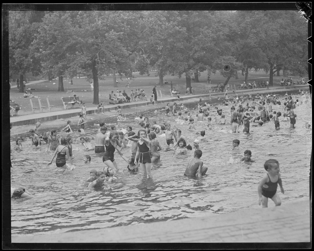 Kids swimming in Frog Pond, Boston Common