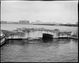 Locks at Esplanade looking towards M.I.T.
