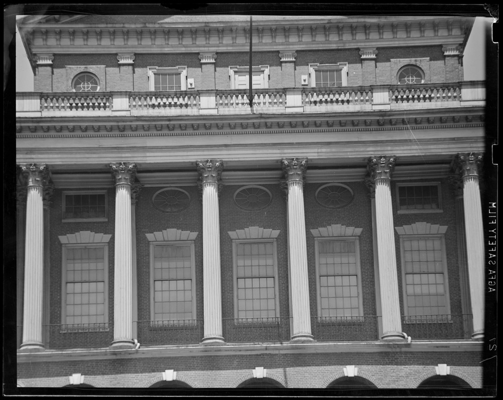 State House façade detail