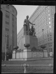 Lincoln Statue, Park Square