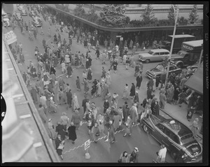 Summer and Washington Streets, Christmas shopping