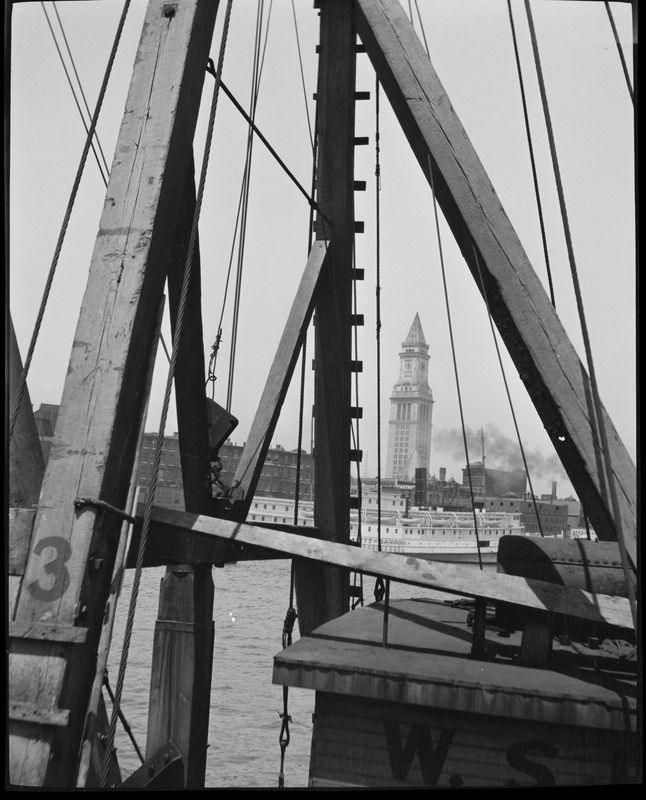 Waterfront from near mouth of Fort Point Channel, Custom House