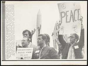 Psychological Protest -- Members of the Psychologists for Social Action, an activist group within the American Psychological Association, demonstrate yesterday during a two-mile march from a Washington Hotel to the White House. The protest against the Vietnam war ended at the Ellipse behind the Executive Mansion. The Washington Monument forms the background for the sign carrying delegates to the APA convention.