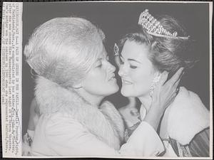 A pair of queens in the family