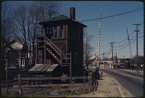 Taunton RR crossing with switchhouse