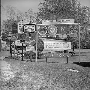 Information booth, Buttonwood Park, Route 6 & Brownell Avenue, New Bedford
