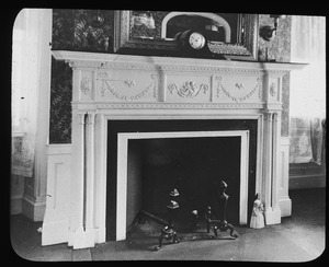 Fireplace and mantle in Edward Everett house
