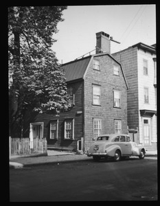 House and tree at 11 Devens Street