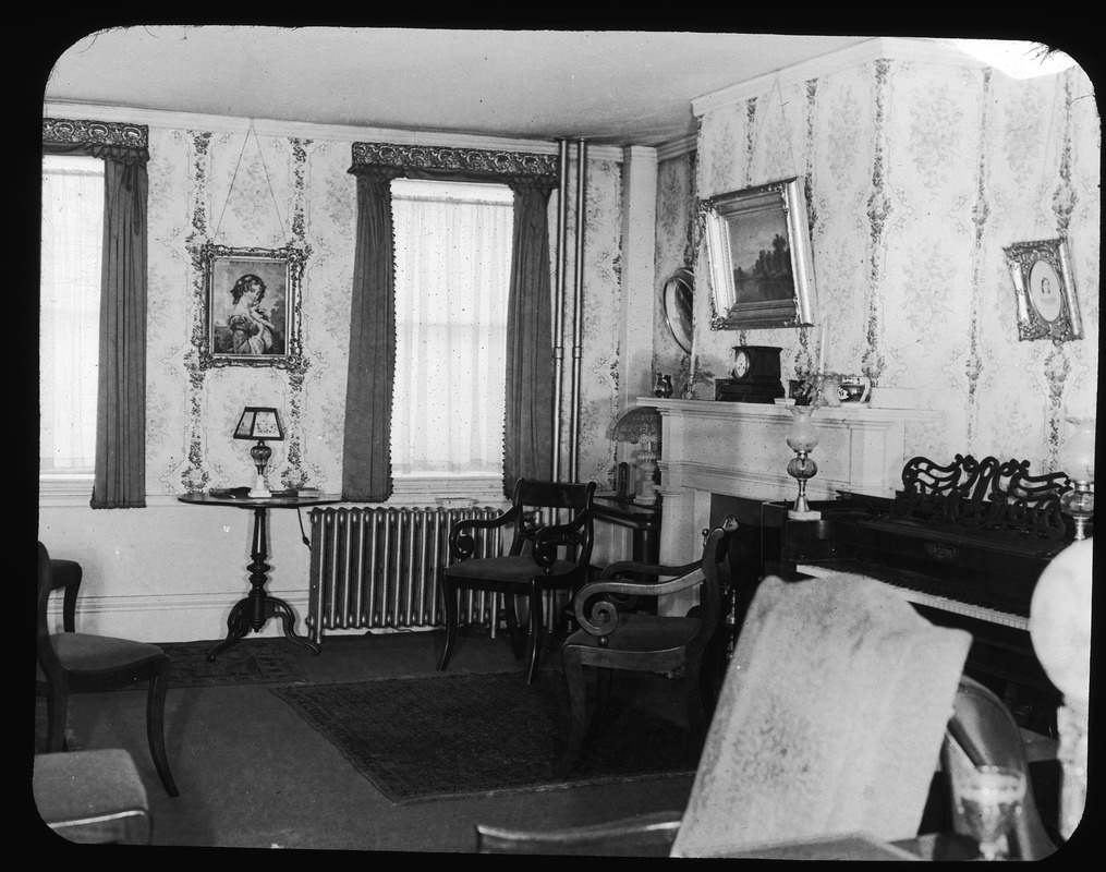 Front parlor at 32 High Street