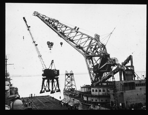 Craneship Kearsarge, lifting 120 ton crane from South Boston.