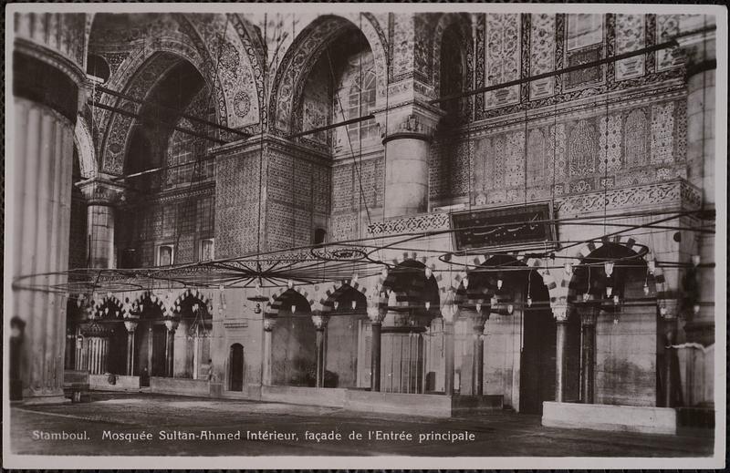 Stamboul. Mosquée Sultan-Ahmed intérioeur, façade de l'entrée principale