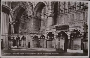 Stamboul. Mosquée Sultan-Ahmed intérioeur, façade de l'entrée principale