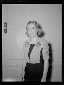 Portrait of unidentified woman