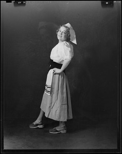 Mildred Bennett, Dutch costume