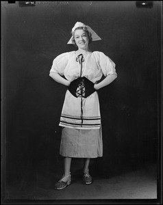 Mildred Bennett, Dutch costume