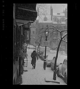 Pedestrian braves the Blizzard of 1978, Beacon Hill