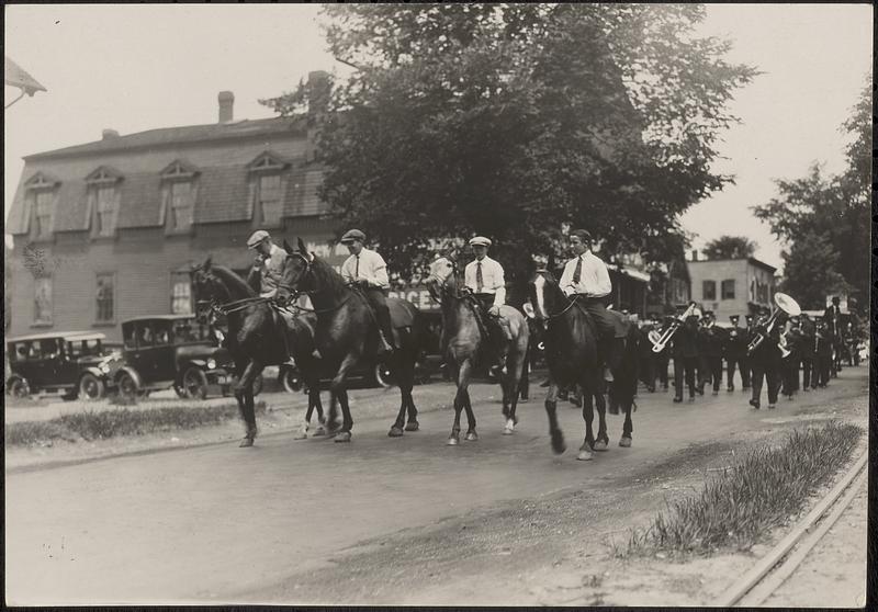 Parade, 1924