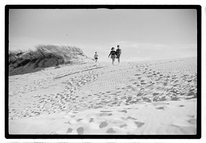 Nito Carolyn & Pablo sand dunes