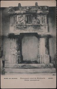 Musée de Delphes, monument rond de Marmaria ordre reconstitué, Δελφοί