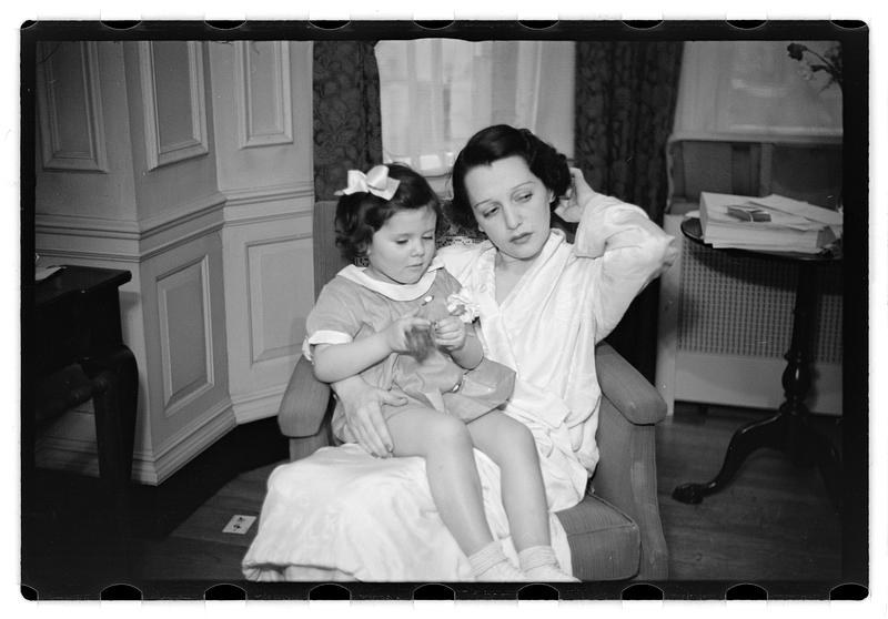 Bebe Daniels and family