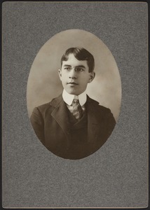 Newton High School Class of 1900 yearbook pictures plus reunion biographies, 1900 - - Harold Hunt - Harold O.? Hunt -