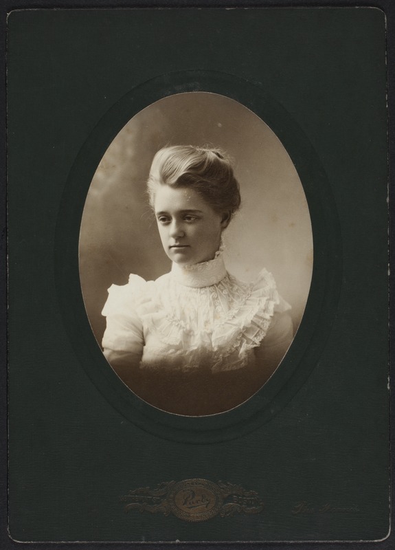 Newton High School Class of 1900 yearbook pictures plus reunion biographies, 1900 - - Eleanor Leonard -